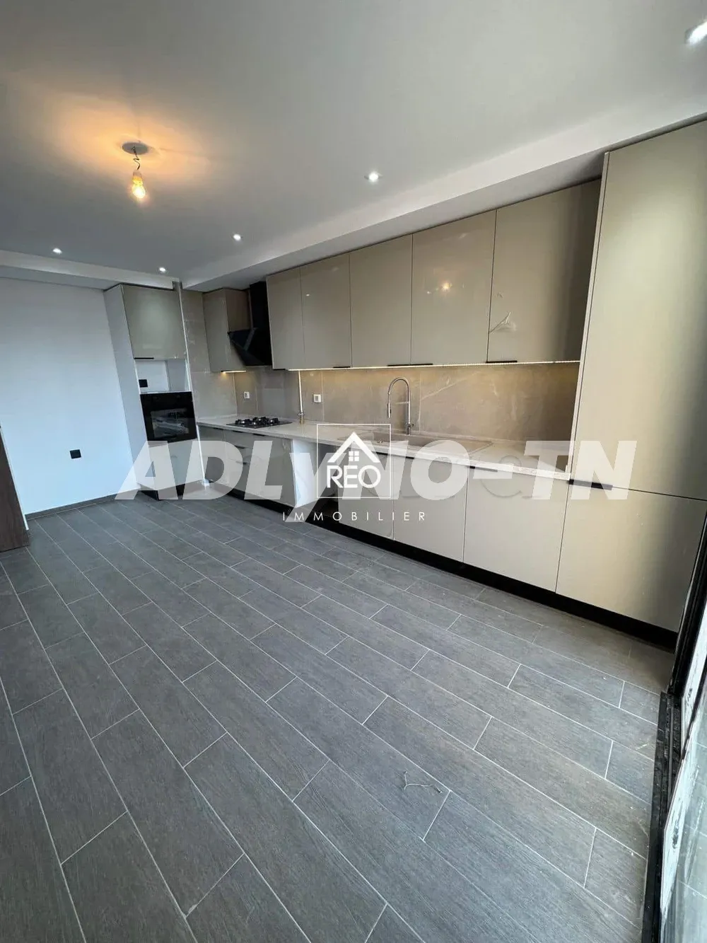 A vendre : Un duplex situé à La Soukra, réparti sur deux étages à Ariana - Photo 1