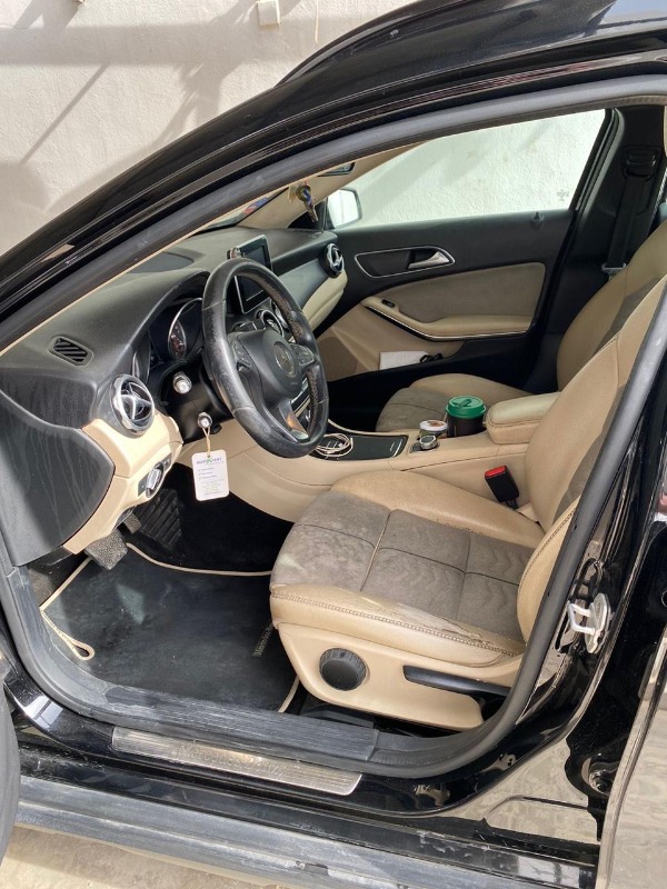 Mercedes Classe Gla Essence 2017 à Tunis - Photo 2