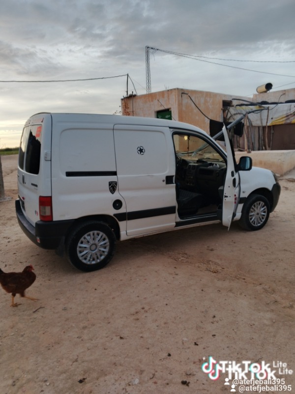 Peugeot Partner Diesel 2024 à Tunisie - Photo 5