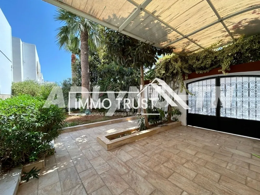 ?Villa en S+4 avec piscine et jardin à La Marsa à Tunis - Photo 2