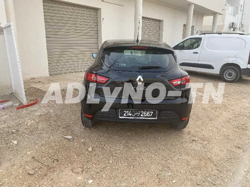clio 1ère main à Sfax - Photo 3