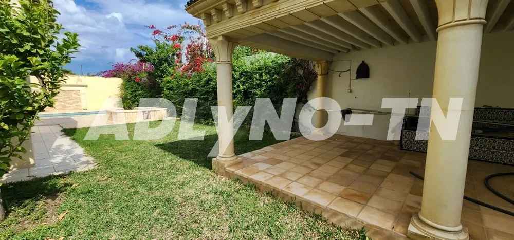 Villa de 300m² sur 481m² terrain à Hammamet Nord à Nabeul - Photo 1