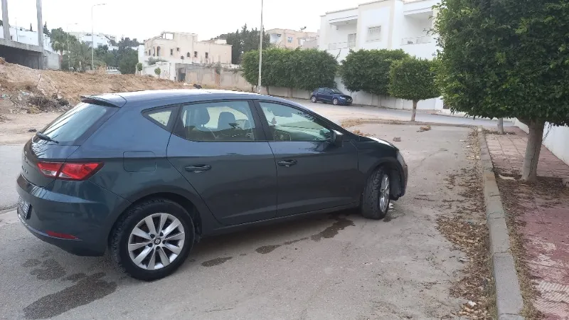 Seat Leon Essence 2019 à Ariana - Photo 8