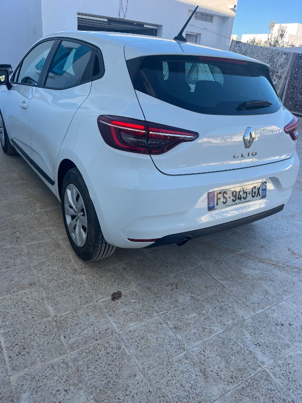 Renault Clio Essence 2020 à Medenine - Photo 2