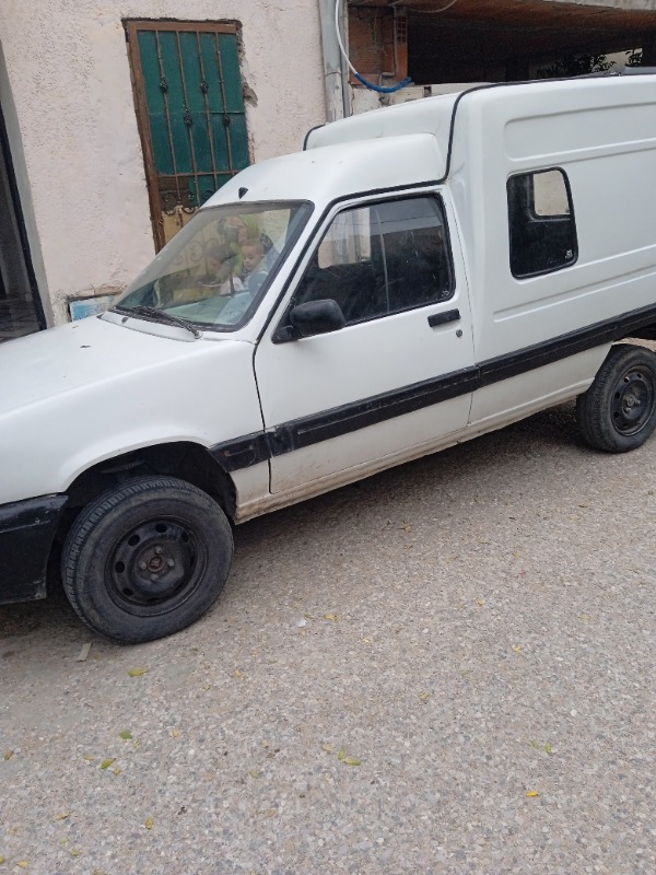  Divers Pièces et accessoires pour Peugeot 3008. TEL ;51670816. 