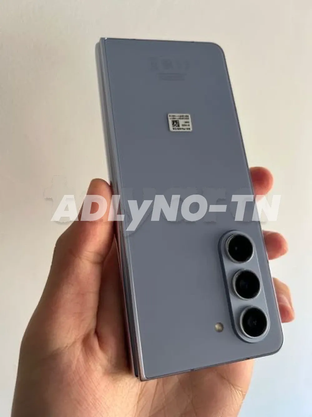 Samsung Z Fold 5 256/512/12 état neuf comme cacheté très peu servi importé avec facture boutique garantie et son câble dispo bleu 512/12 à 3099dt 256G à 2950dt tel 20172643 à Tunis - Photo 3