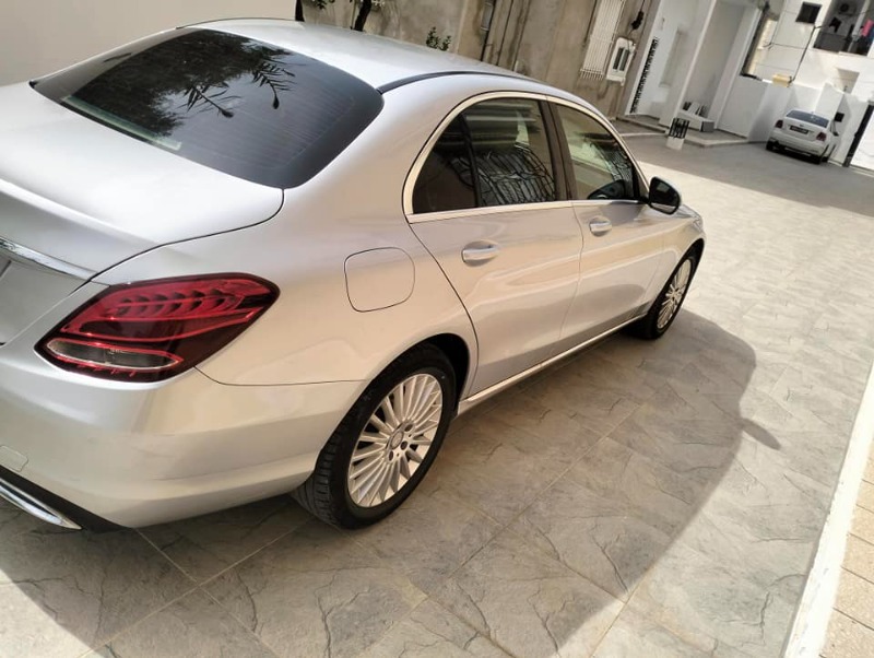 Mercedes Classe C Essence 2016 à Tunis - Photo 2