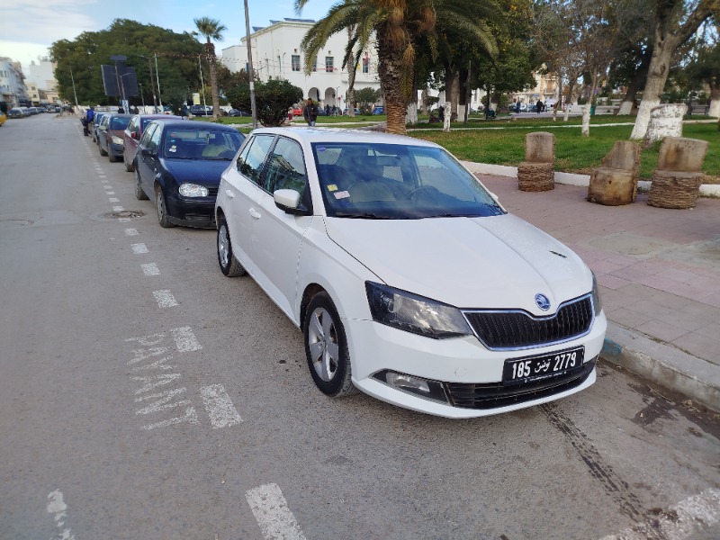 Skoda Fabia Essence 2015 à Bizerte - Photo 1