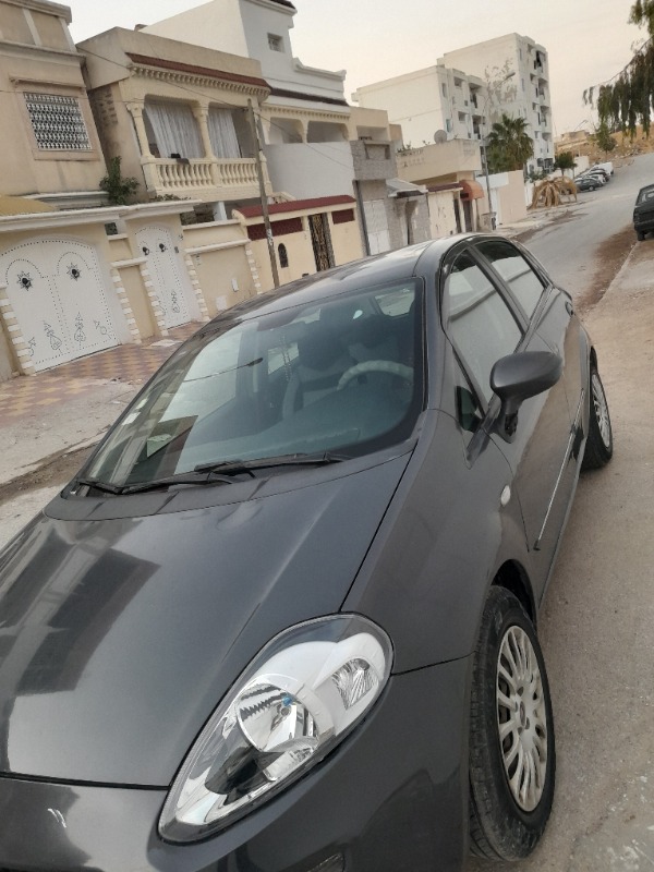Fiat GRANDE PUNTO Essence 2014 à Tunis - Photo 2