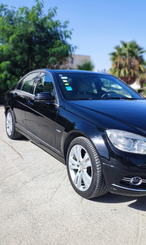 Mercedes Classe C première Main à Tunis - Photo 1