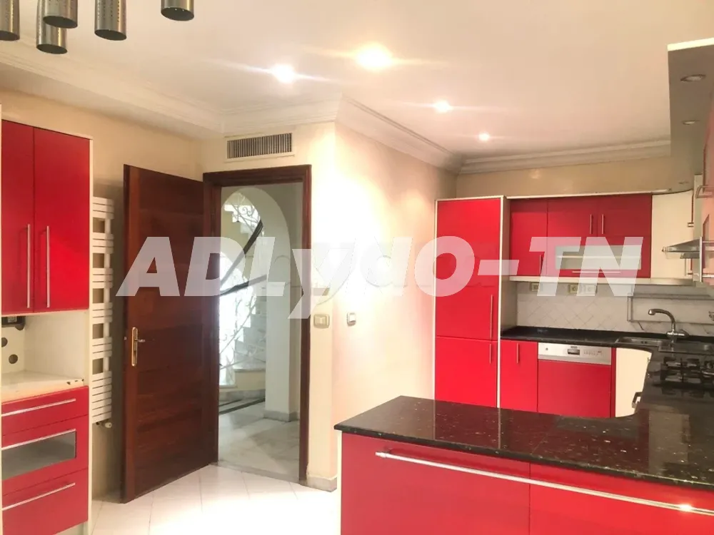 A louer villa 3 niv ac piscine usg bur ou hab Mutuelleville à Tunis - Photo 4