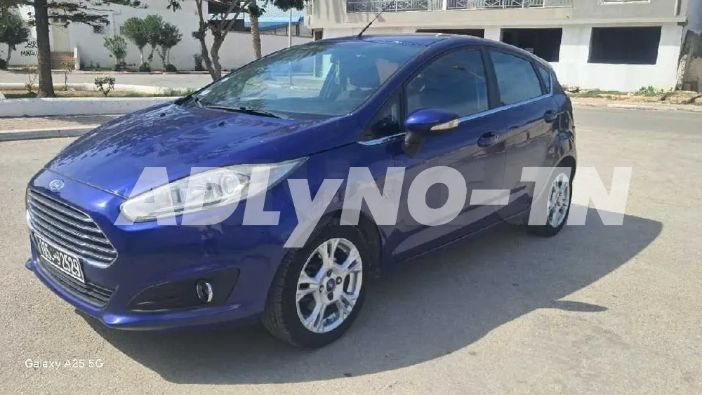 FORD FIESTA TETANIUM PREMIÈRE MAIN TRÈS PROPRE à Bizerte - Photo 2