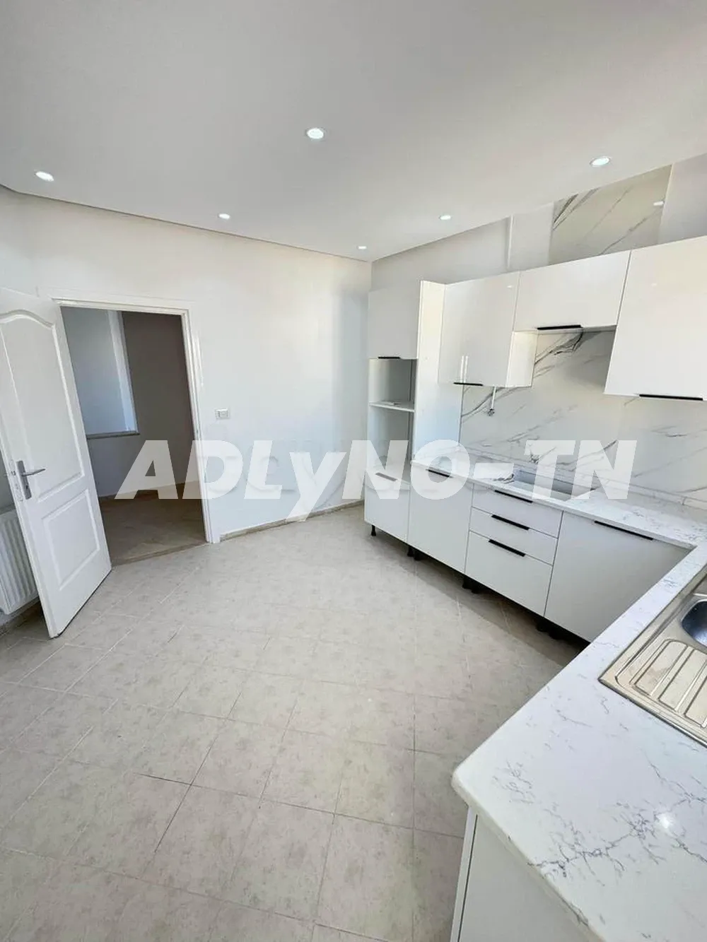 A vendre un appartement s3 a l’aouina citè wahat à Tunis - Photo 3
