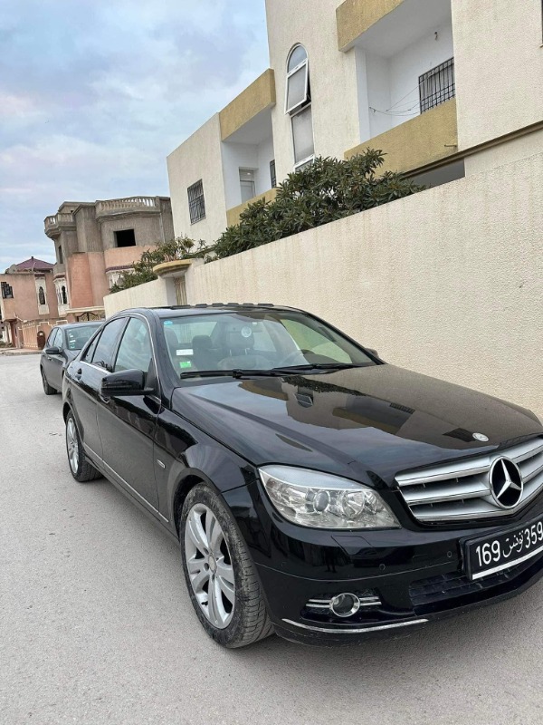 Mercedes Classe C Essence 2009 à Zaghouan - Photo 7