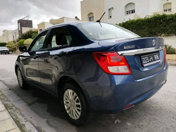 SUZUKI DZIRE PREMIÈRE MAIN EN EXCELLENT ÉTAT à Bizerte - Photo 4