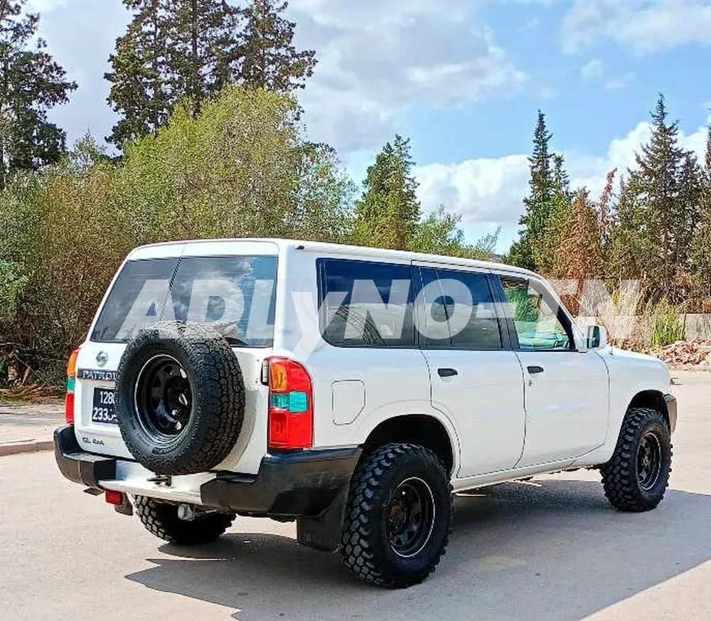 ? nissan patrol GL 4x4 à Ariana - Photo 3