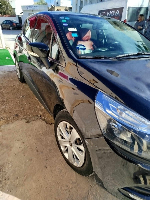 Renault Clio Essence 2019 à Manouba - Photo 1
