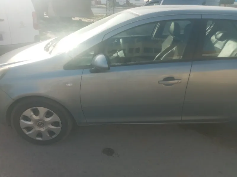 Opel Corsa Essence 2015 à Sfax - Photo 2