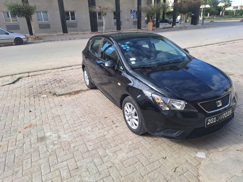 Seat Ibiza Essence 2017 à Sfax - Photo 4