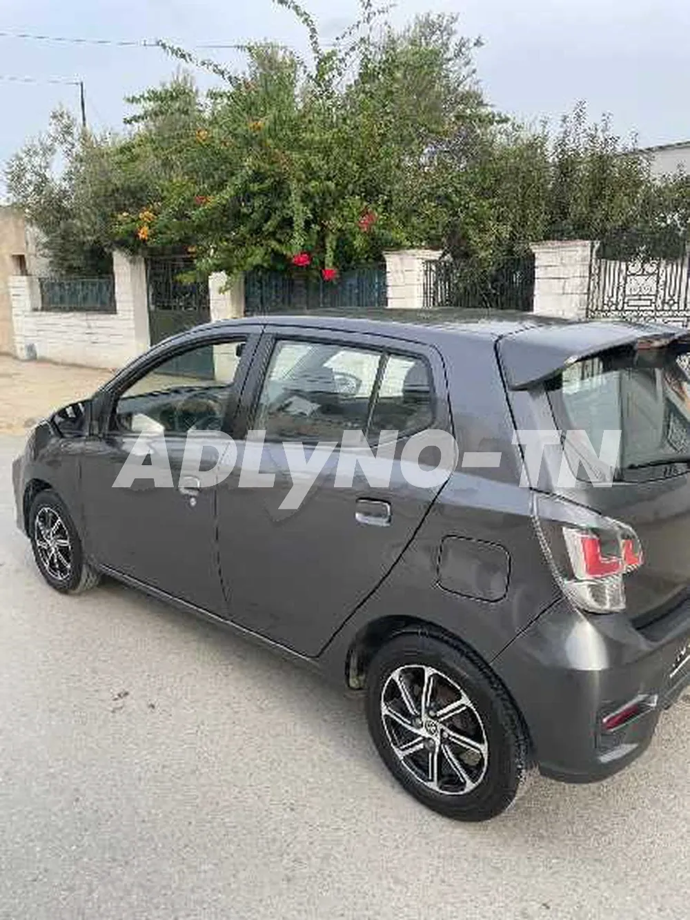 toyota agya première main à Tunis - Photo 2