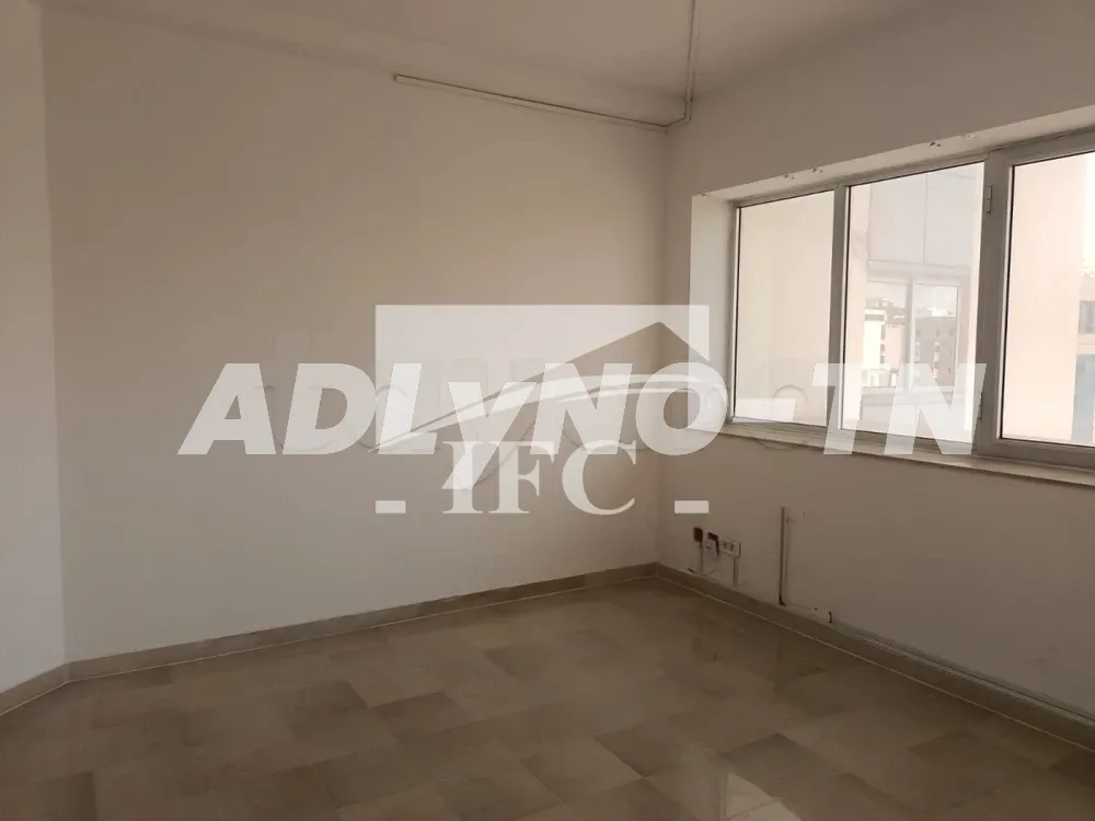 Bureau en 4 espaces - 286m²- Montplaisir- IFCM155 à Tunis - Photo 3