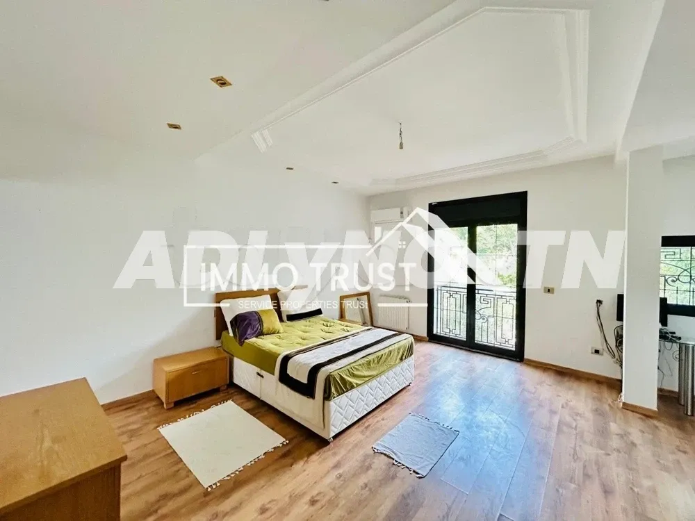 ?Villa S+3 avec jardin et piscine à La Soukra à Ariana - Photo 8