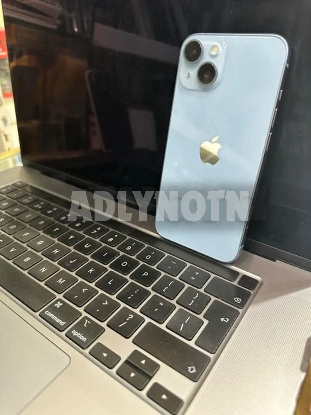 iPhone 14 Noire 128G/256G batterie 93% état parfaite aucun défaut tt en marche jamais réparé importé avec son câble et facture boutique et garantie prix 128G à 1850dt 256g batt90 à 1850d tel27952688 à Tunis - Photo 1