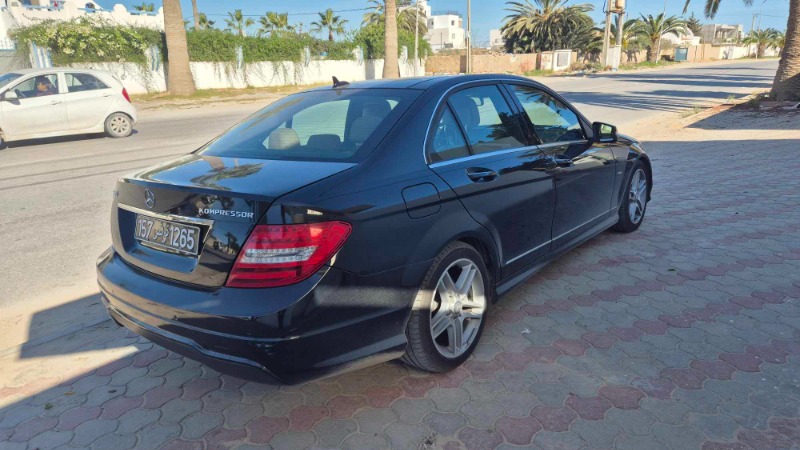 Mercedes Classe C Essence 2012 à Sfax - Photo 5