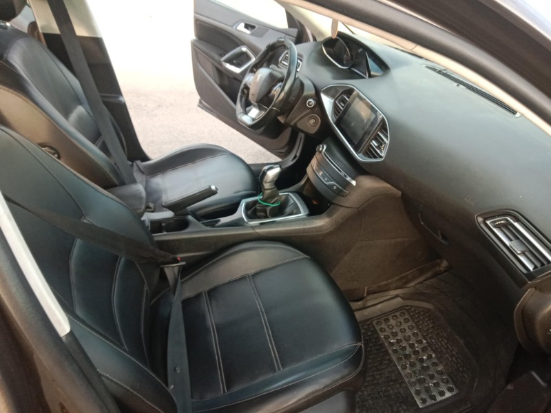 Peugeot 308 Essence 2015 à Ben Arous - Photo 8