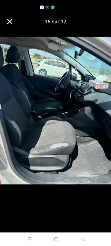 Peugeot 208 Essence 2017 à Ben Arous - Photo 2