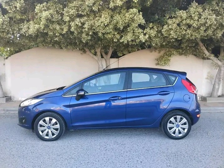 FORD FIESTA TITANIUM PREMIÈRE MAIN TRÈS PROPRE à Bizerte - Photo 9