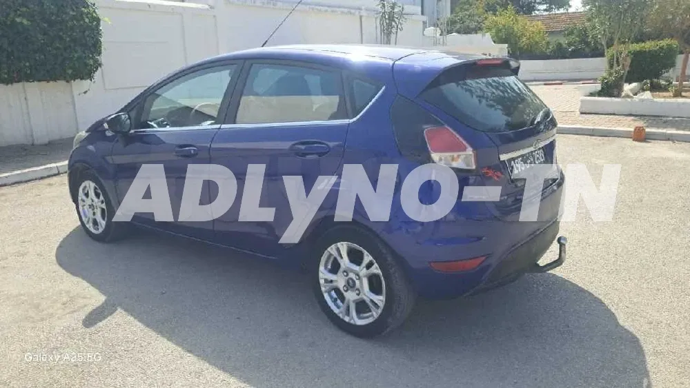 FORD FIESTA TETANIUM PREMIÈRE MAIN TRÈS PROPRE à Bizerte - Photo 8