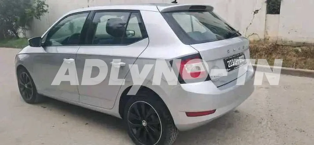 SOKRA FABIA HATCH PREMIÈRE MAIN EN EXCELLENT ÉTAT à Bizerte - Photo 3
