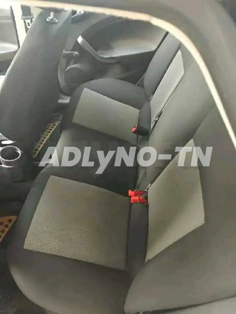 SEAT IBIZA PREMIÈRE MAIN EN TRÈS BON ÉTAT à Bizerte - Photo 9