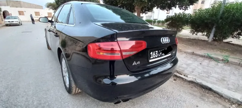 Audi A4 Essence 2013 à Tunis - Photo 7