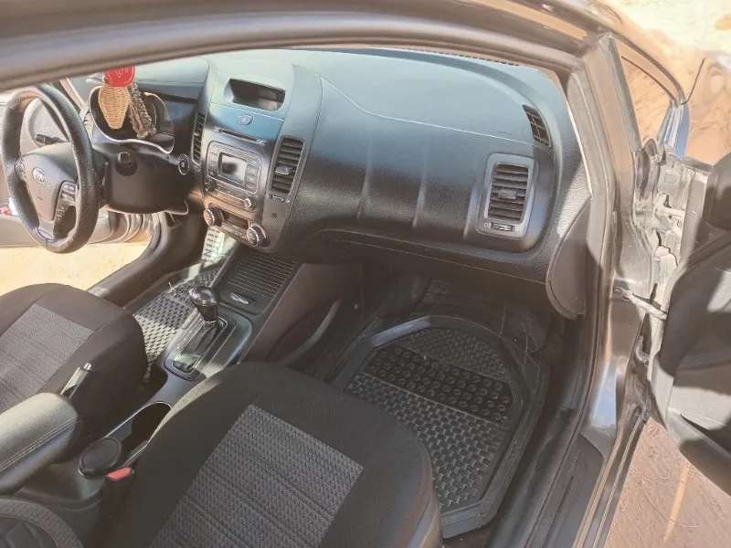 Kia CERATO Bva Essence 2014 à gabes - Photo 4