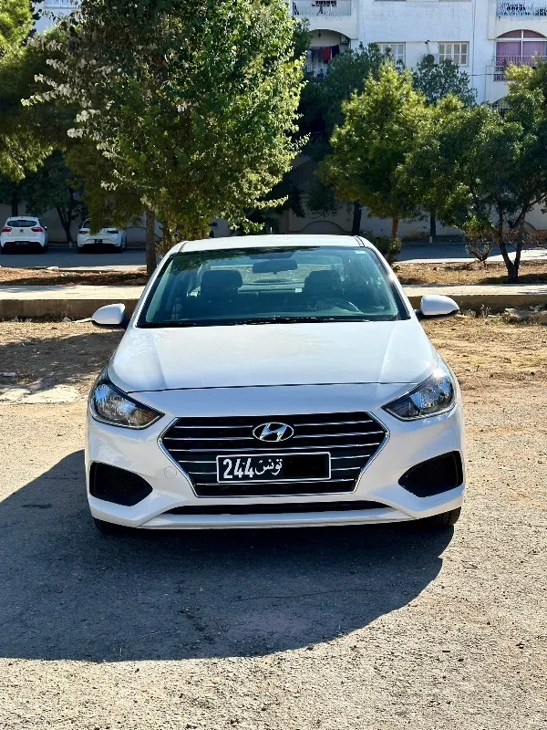 Hyundai ACCENT Essence 2020 à Tunis - Photo 2