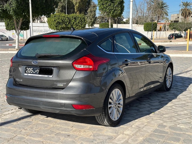 Ford FOCUS Essence 2018 à Kairouan - Photo 1