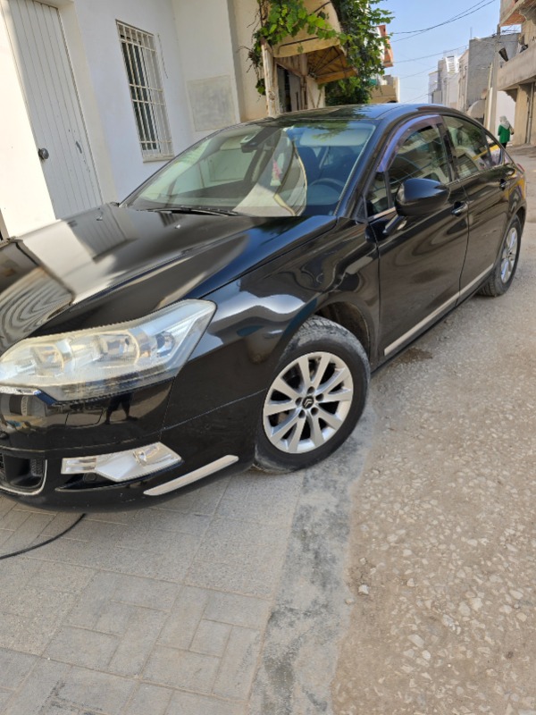 Citroen C5 II TOURER Diesel 2011 à Tunis - Photo 5