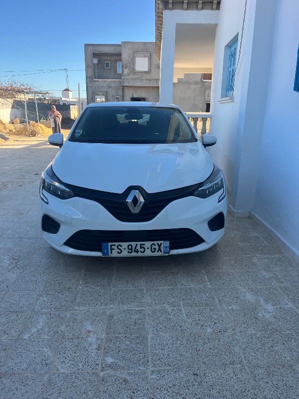 Renault Clio Essence 2020 à Medenine - Photo 4