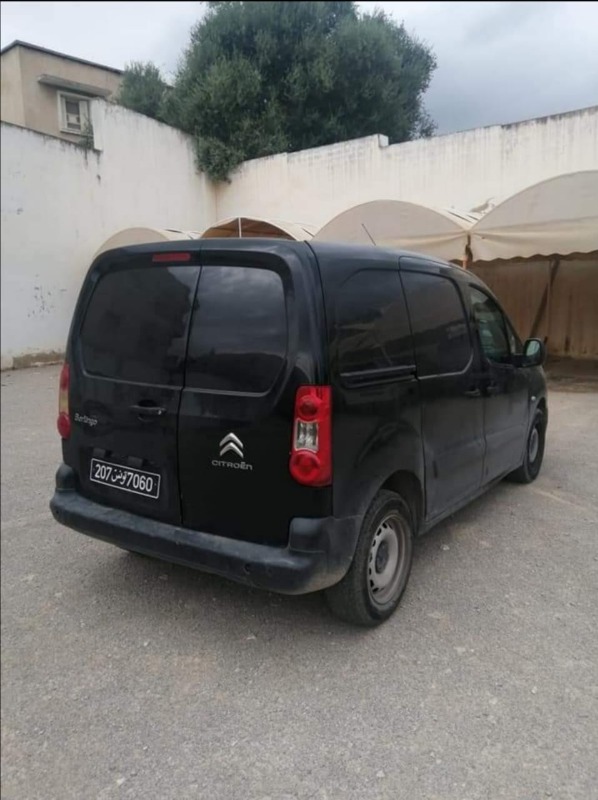Citroen BERLINGO Diesel 2018 à Ben Arous - Photo 2