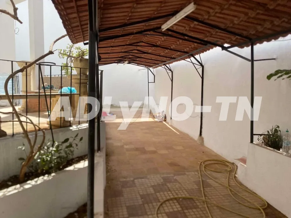 A louer : Duplex indépendant à Tunis - Photo 1