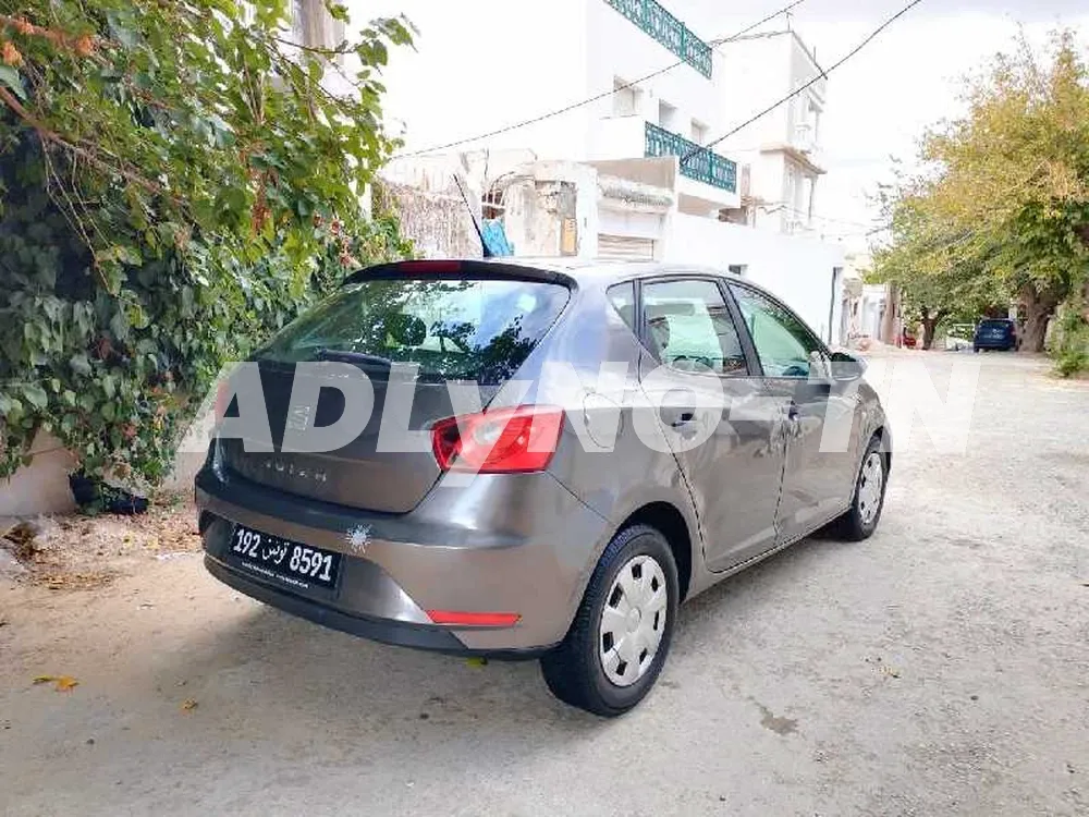 avendre Seat Ibiza très propre دهنية الدار à Tunis - Photo 4