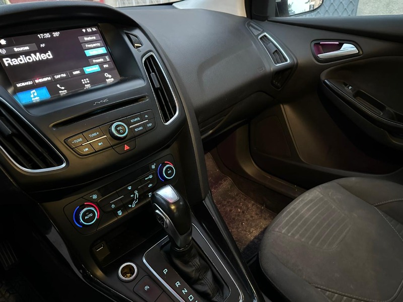 Ford FOCUS Essence 2018 FULL OPTION à Ben Arous - Photo 1