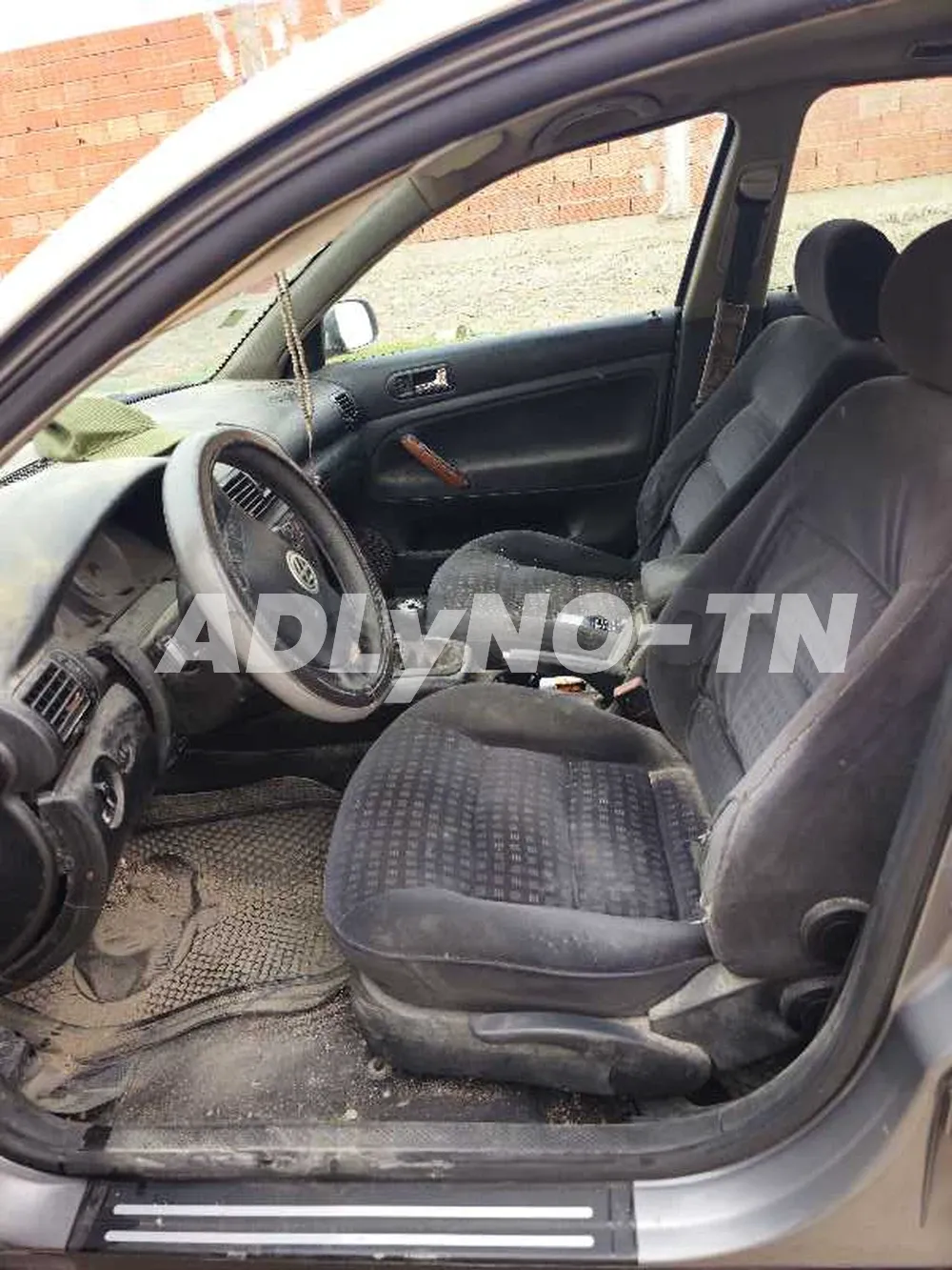 Passat tdi 1.9 deux bondes rouges 130 cv 7 cv gazoil modele 2002 tt options climatiseur electronic en marche abs fermiture cantral 4 vitres electric chargeur 6 cd multifonctions au volant à Sfax - Photo 9