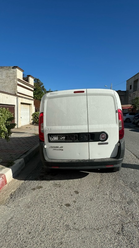 Fiat DOBLO Diesel 2017 à Ben Arous - Photo 2
