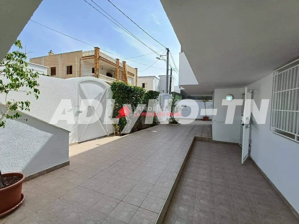 UN BEAU REZ DE CHAUSSÈ DE VILLA S+3 A?KHZAMA OUEST à sousse - Photo 2