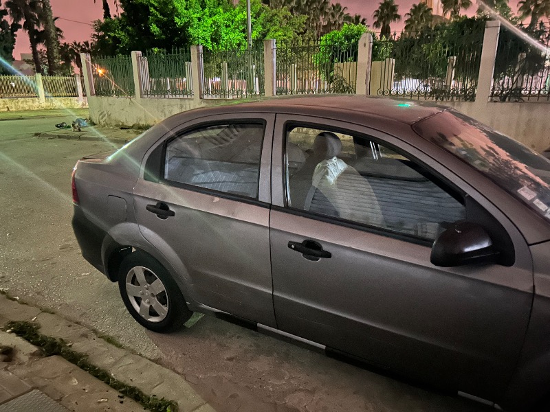 Chevrolet AVEO Essence 2012 à Tunis - Photo 2
