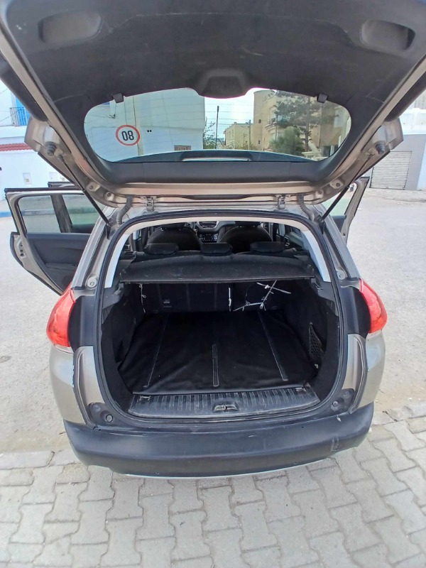 Peugeot 2008 Essence 2015 à Nabeul - Photo 4