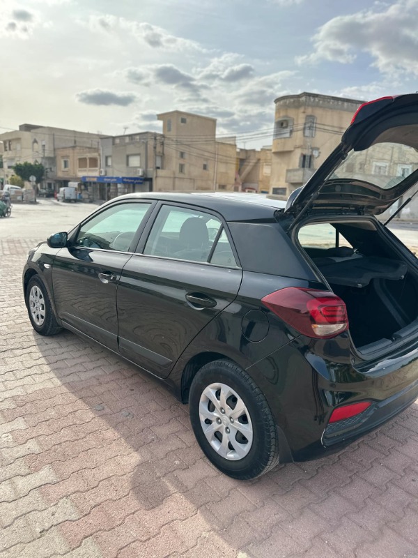 Hyundai I20 Essence 2020 à Tunis - Photo 1